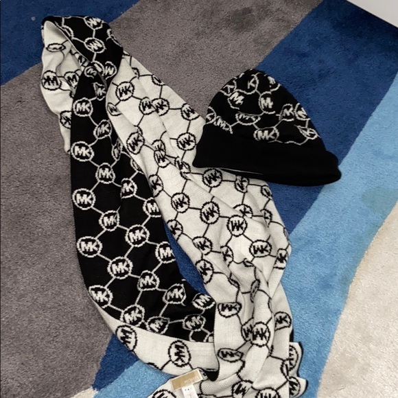 Michael Kors beanie and scarf set